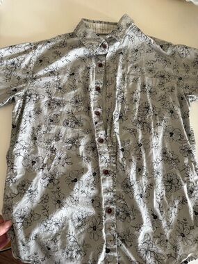 Men's Light Gray Floral Button-Up Shirt